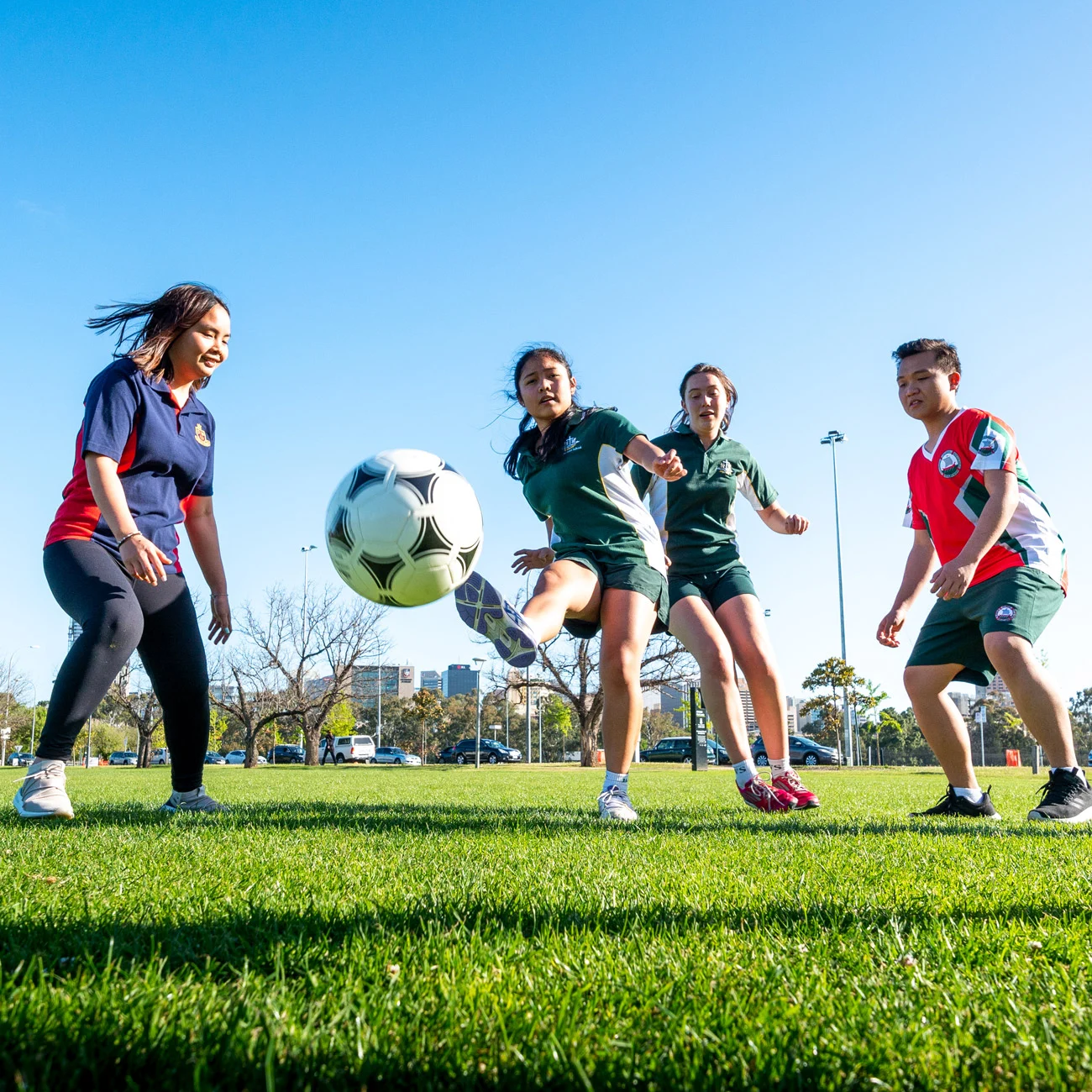 澳超联赛：墨尔本胜利国脚众多，阿德莱德联卷土重来.
